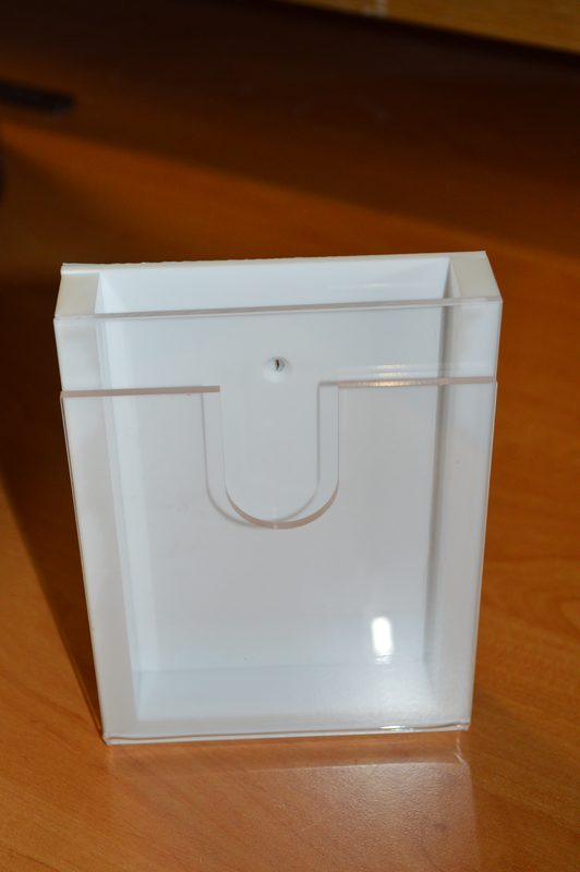 Pièce blanche usinée avec perçage et découpe